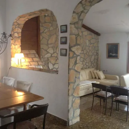 Case de vacanță Holiday In 14262 Jadranovo